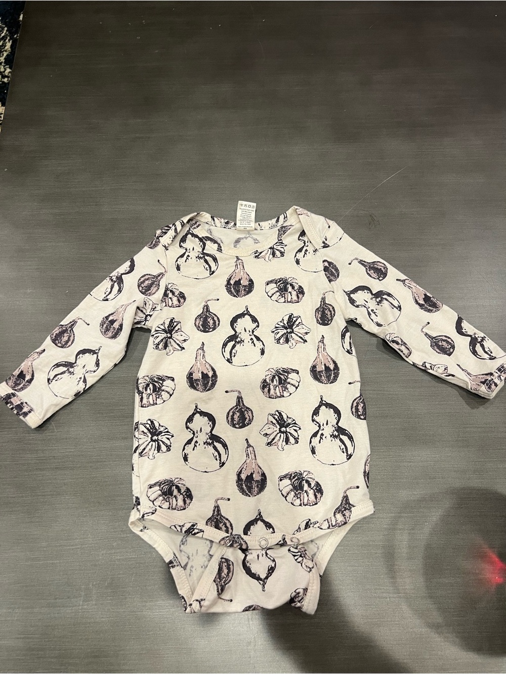 EUC kate quinn long sleeve lap neck bodysuit | gourds | lenzing modal - 6-12m